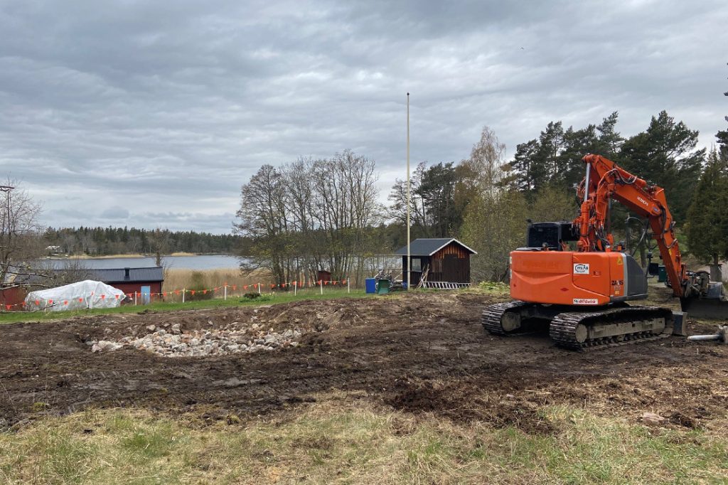 schaktning och markarbete på tomt i Uppsala